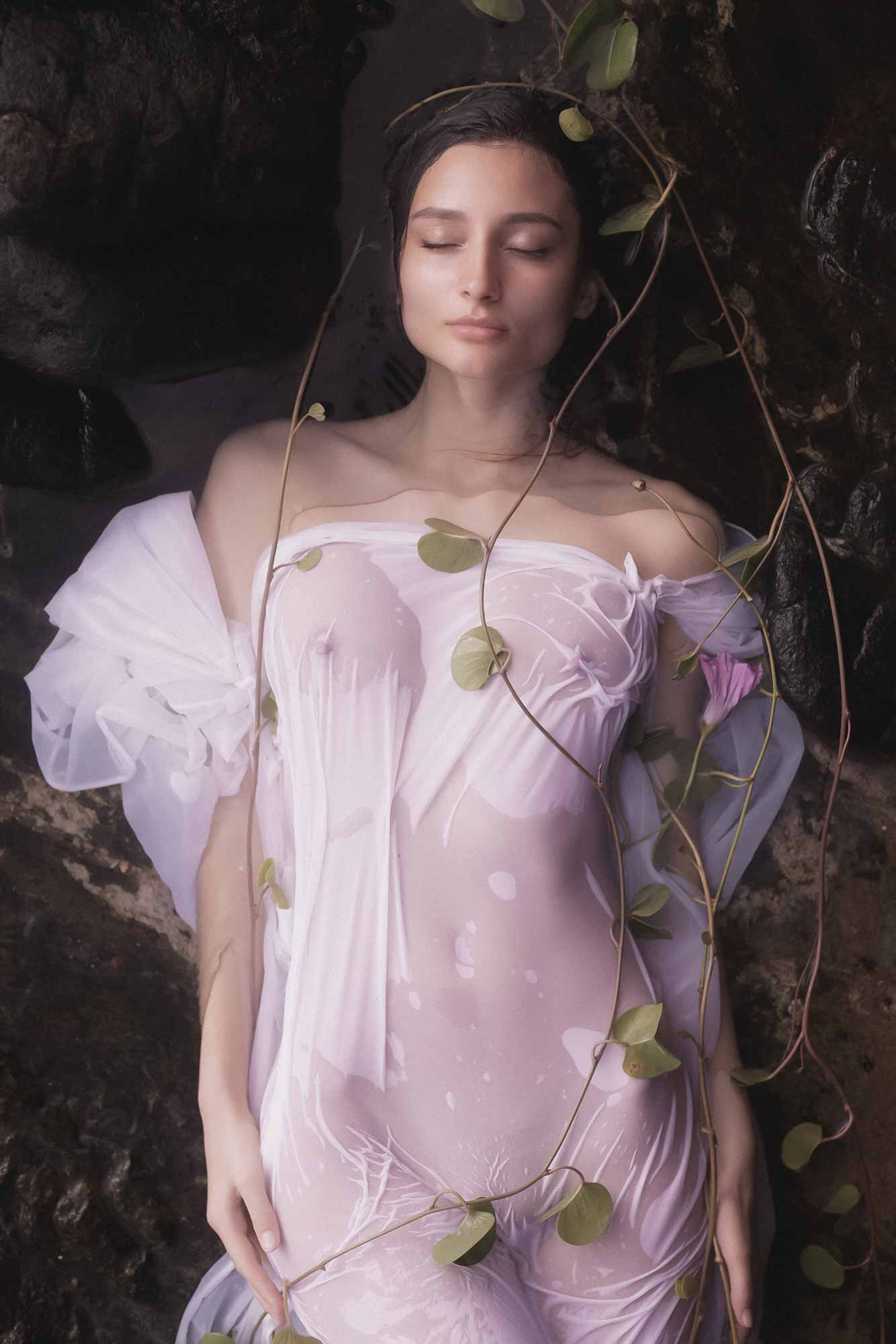 Artistic nude photography — Soul Harmony with World series by Buyanskyy featuring Ave Estel